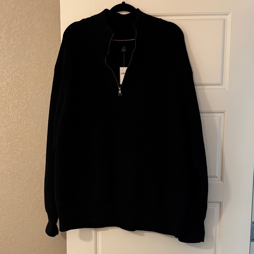 Banana Republic Men's Black Zip-Up Sweater